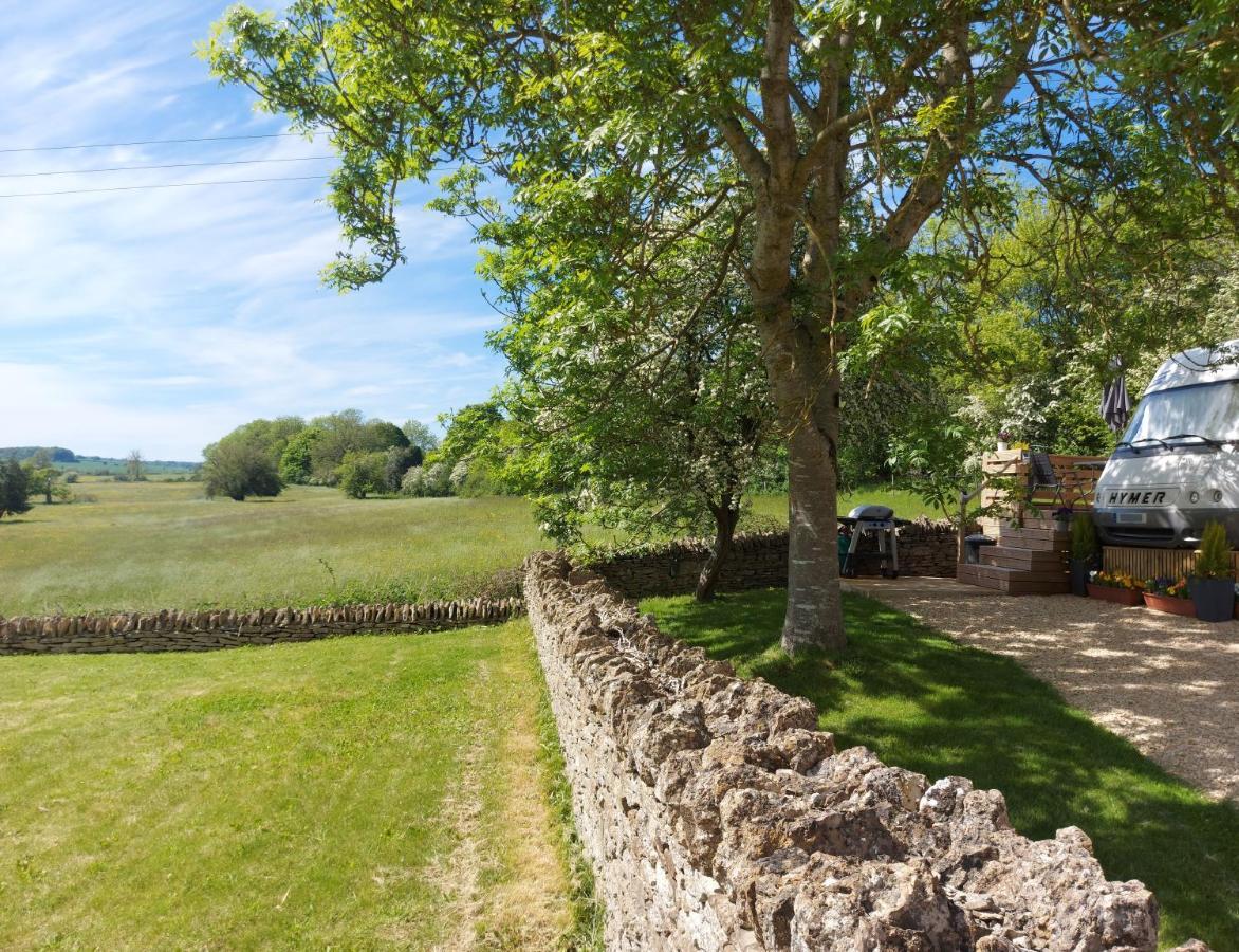 Thames Head Wharf - Historic Cotswold Cottage With Stunning Countryside Views Сайренстер Экстерьер фото